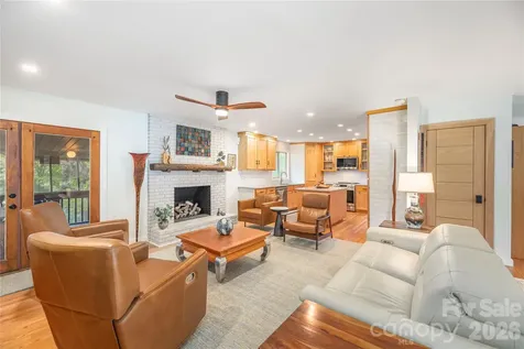 47 Deerwood Drive Asheville NC 28805