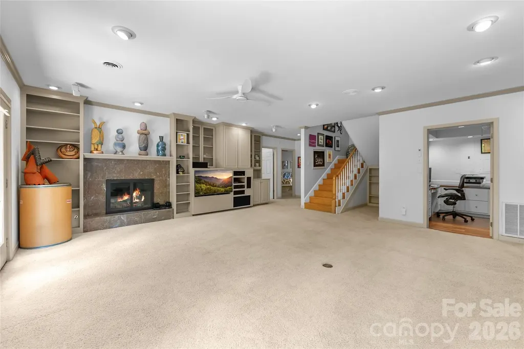 200 Robinhood Road Asheville NC 28804