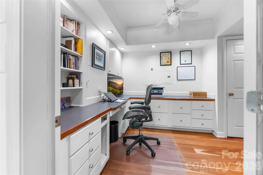 200 Robinhood Road Asheville NC 28804