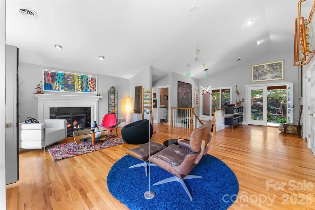 200 Robinhood Road Asheville NC 28804