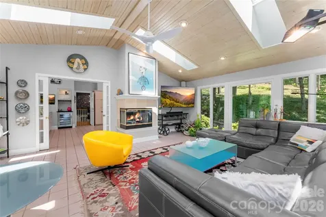 200 Robinhood Road Asheville NC 28804