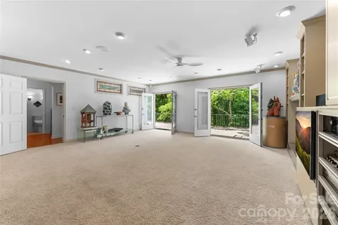 200 Robinhood Road Asheville NC 28804
