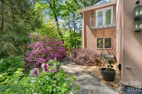 200 Robinhood Road Asheville NC 28804