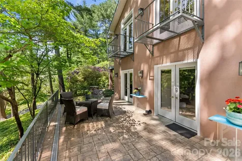 200 Robinhood Road Asheville NC 28804