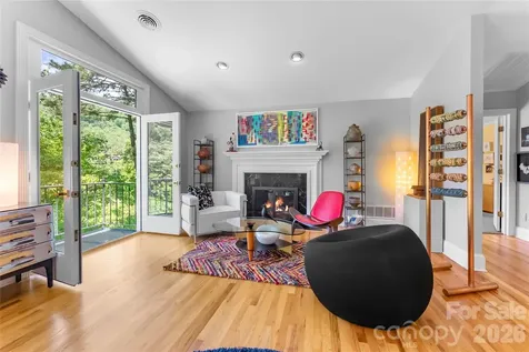 200 Robinhood Road Asheville NC 28804