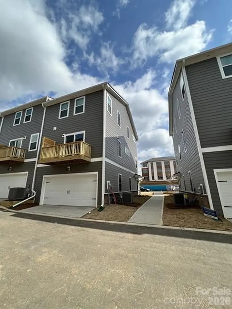 3754 Memorial Parkway Charlotte NC 28217