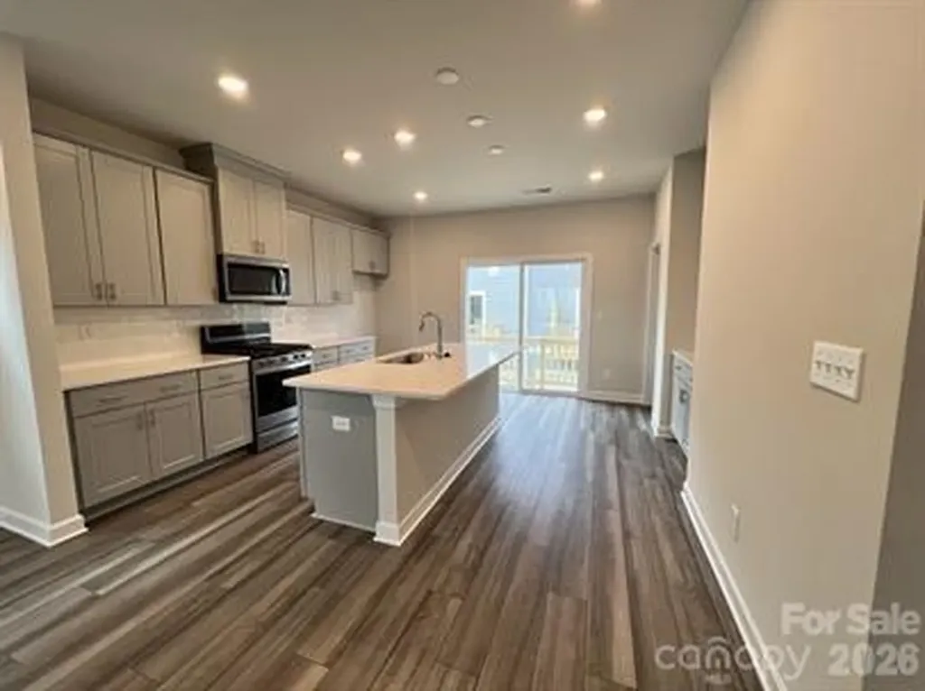 3754 Memorial Parkway Charlotte NC 28217