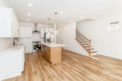 2517 Elon Street Charlotte NC 28208