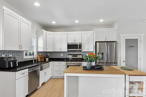 68 Simply Grateful Drive Hendersonville NC 28792