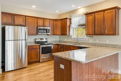 7 Oakhaven Terrace Asheville NC 28803