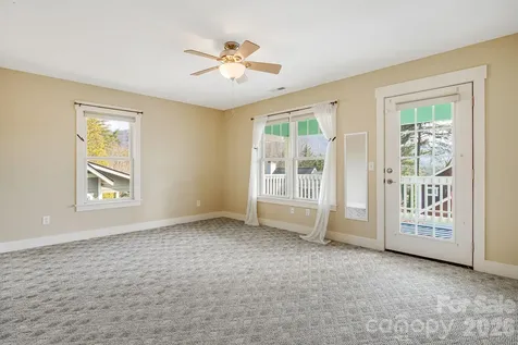 7 Oakhaven Terrace Asheville NC 28803