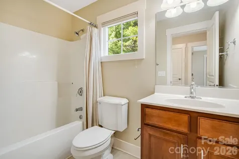 7 Oakhaven Terrace Asheville NC 28803