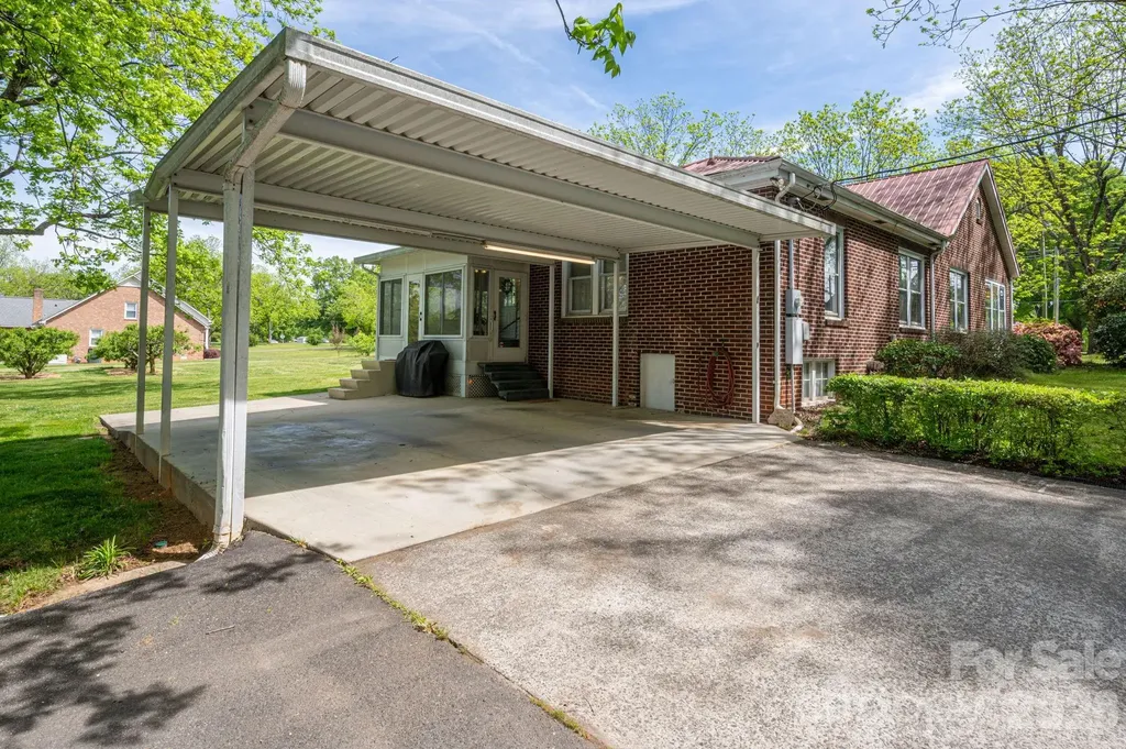 5309 Hickory Grove Road Stanley NC 28164