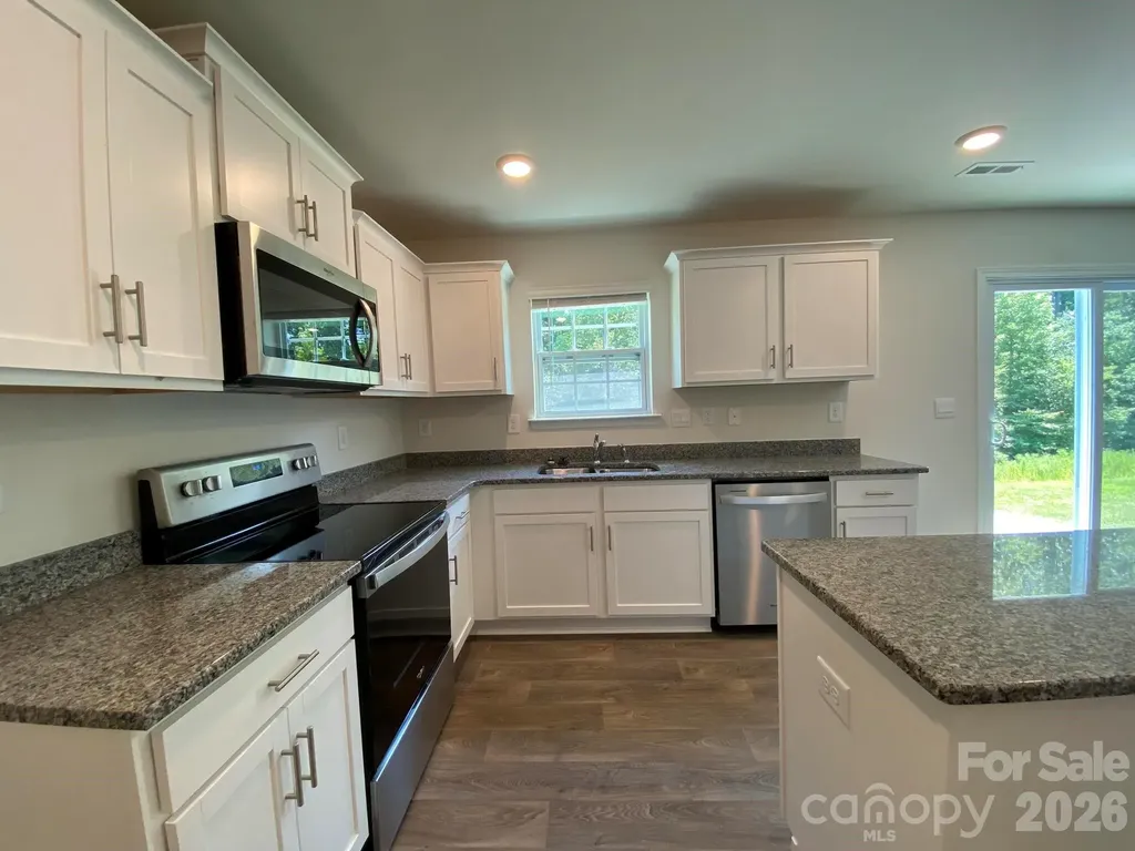 2209 Rolling Hills Drive Dallas NC 28034