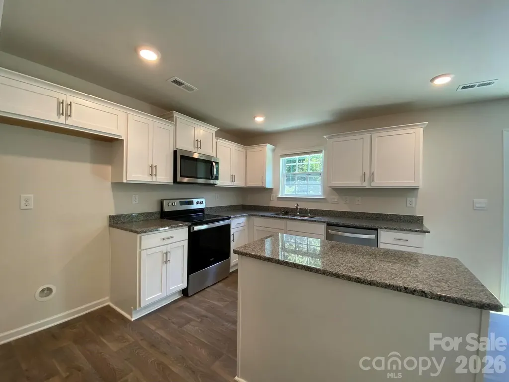2209 Rolling Hills Drive Dallas NC 28034
