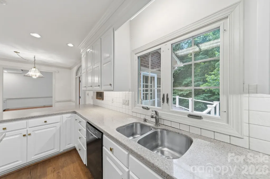 5215 Silchester Lane Charlotte NC 28215