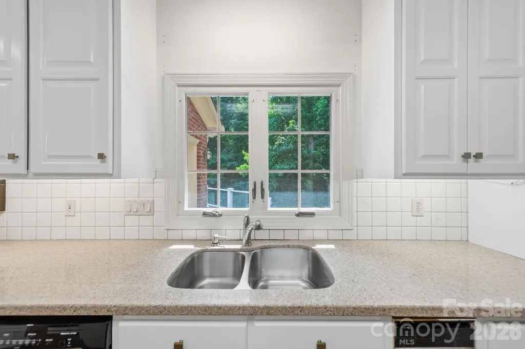 5215 Silchester Lane Charlotte NC 28215