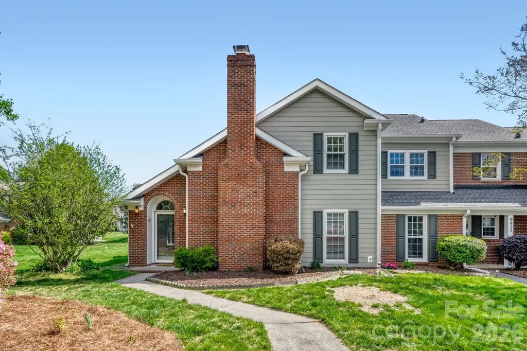 9411 Kings Falls Drive Charlotte NC 28210