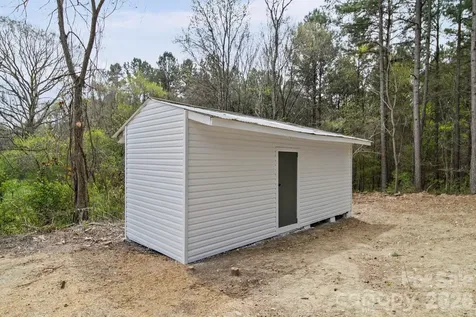 709 Sherman Street Badin NC 28009