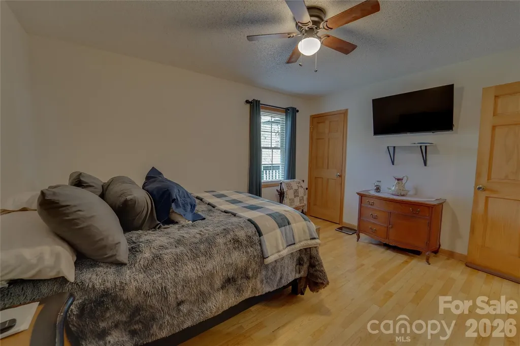 335 Icenhower Road Leicester NC 28748