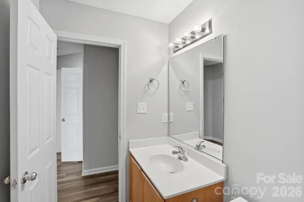 836 Almora Drive Charlotte NC 28216