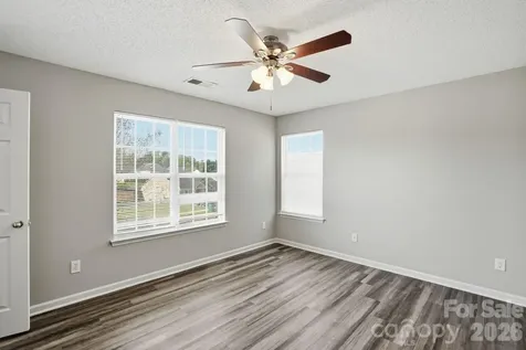 836 Almora Drive Charlotte NC 28216