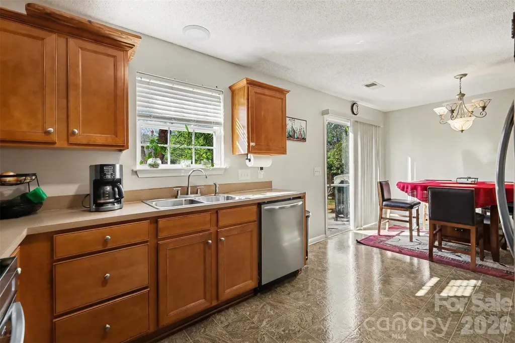 503 River View Drive Lowell NC 28098
