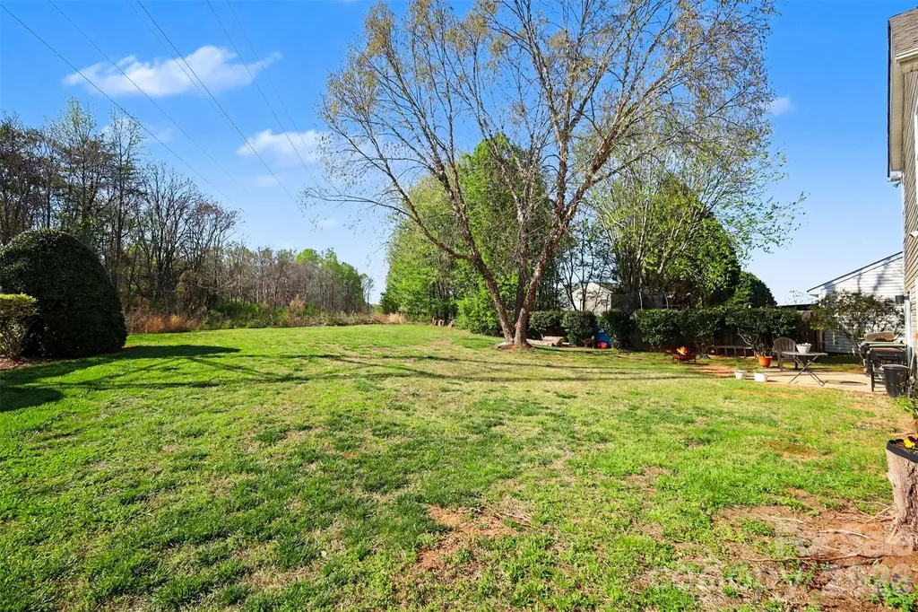 503 River View Drive Lowell NC 28098
