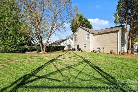 503 River View Drive Lowell NC 28098