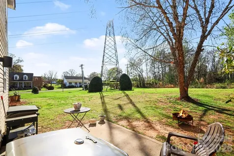 503 River View Drive Lowell NC 28098