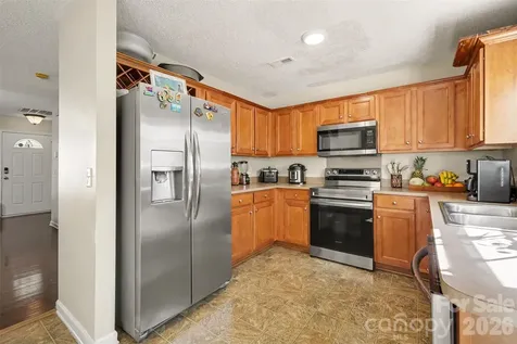 503 River View Drive Lowell NC 28098