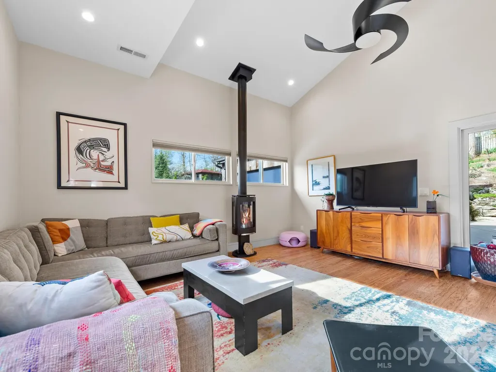 46 Pinecroft Road Asheville NC 28804