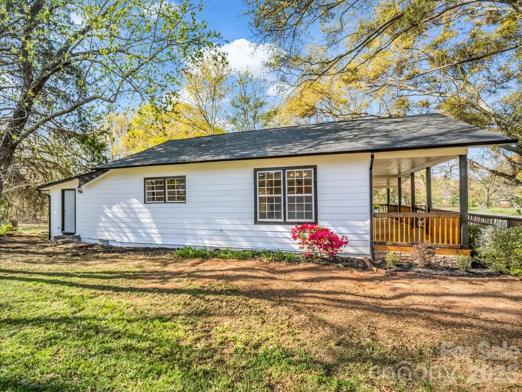 109 Nc 120 Highway Mooresboro NC 28114