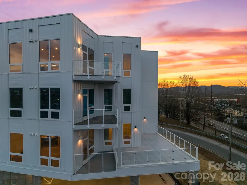 Asheville NC, 123 Haywood Street, Unit 305