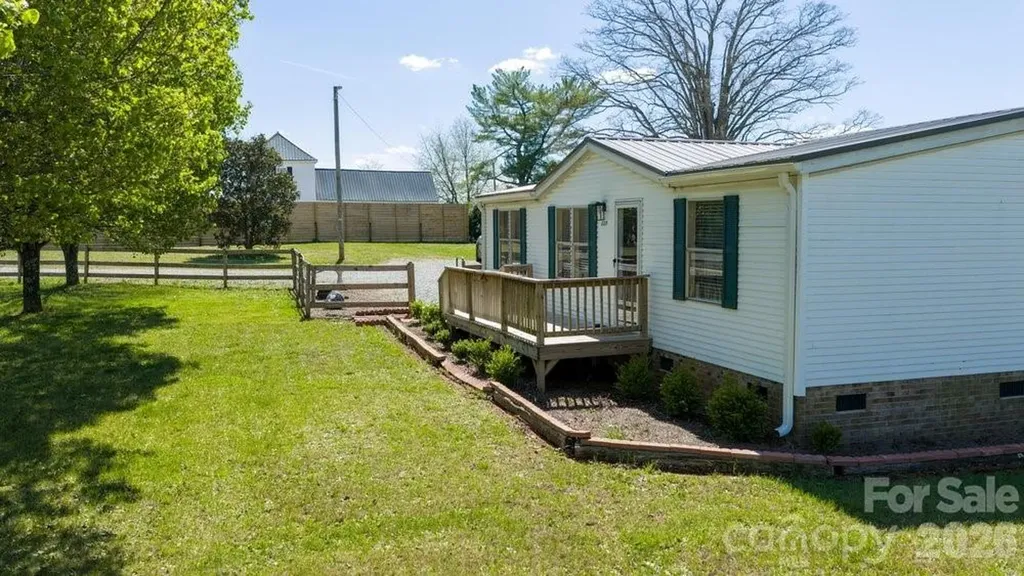 889 Tabor Road Olin NC 28660