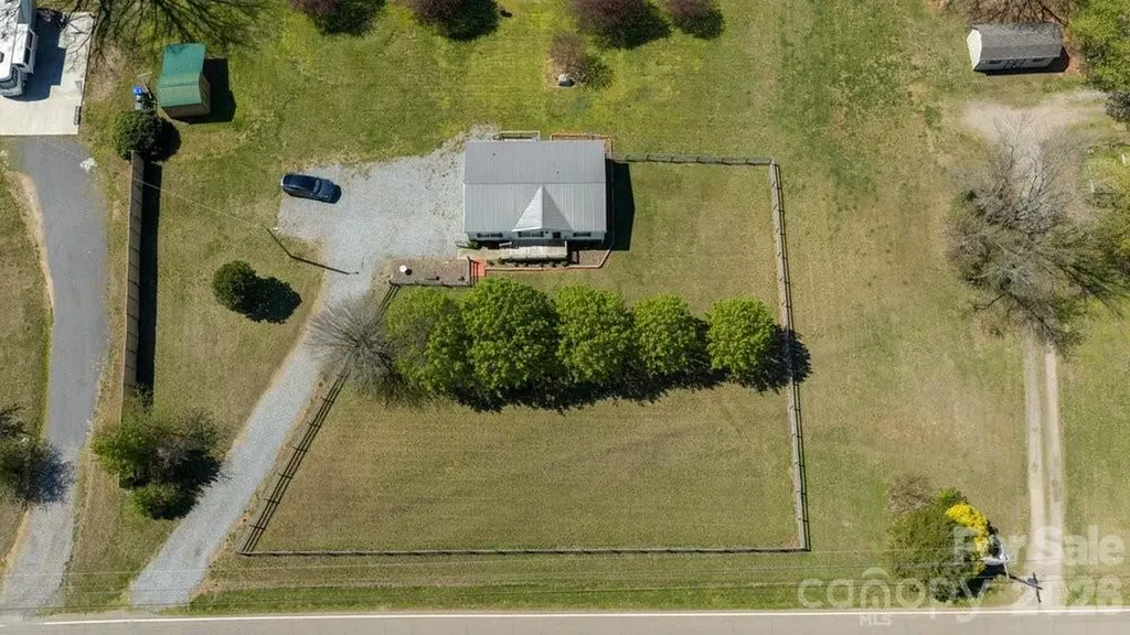 889 Tabor Road Olin NC 28660