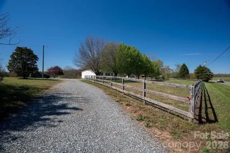 889 Tabor Road Olin NC 28660