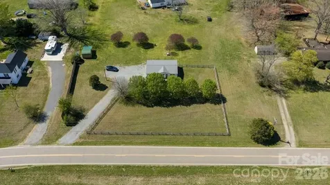 889 Tabor Road Olin NC 28660