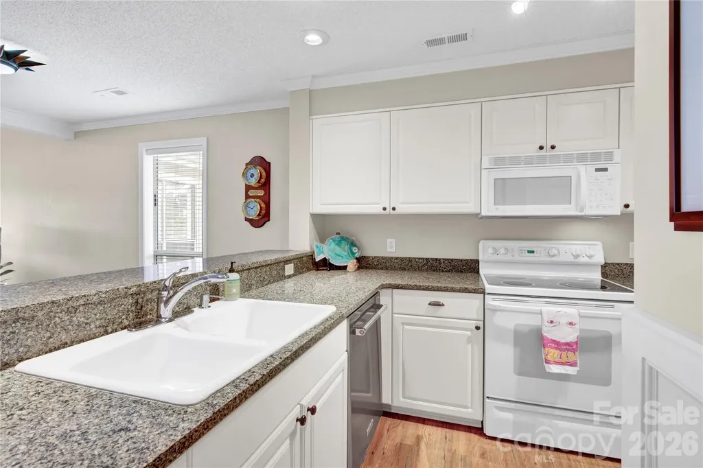 18009 Kings Point Drive Cornelius NC 28031