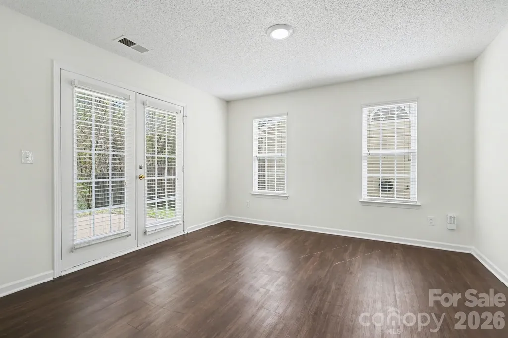 6308 Dumont Lane Charlotte NC 28269
