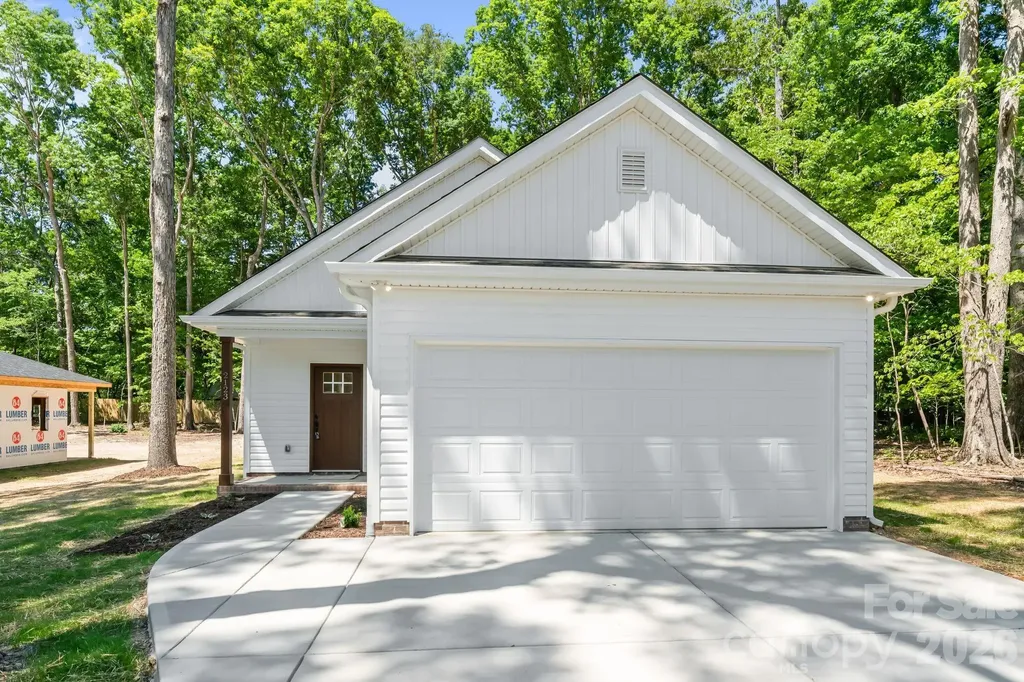 2123 Woodhurst Lane Albemarle NC 28001