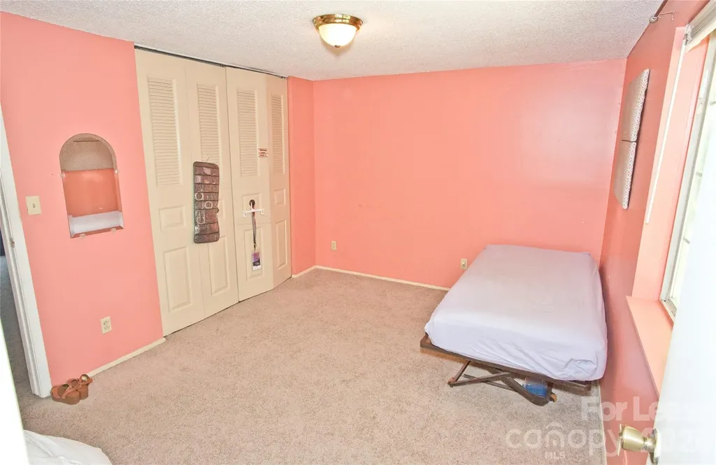 1635 Van Dyke Drive Charlotte NC 28213