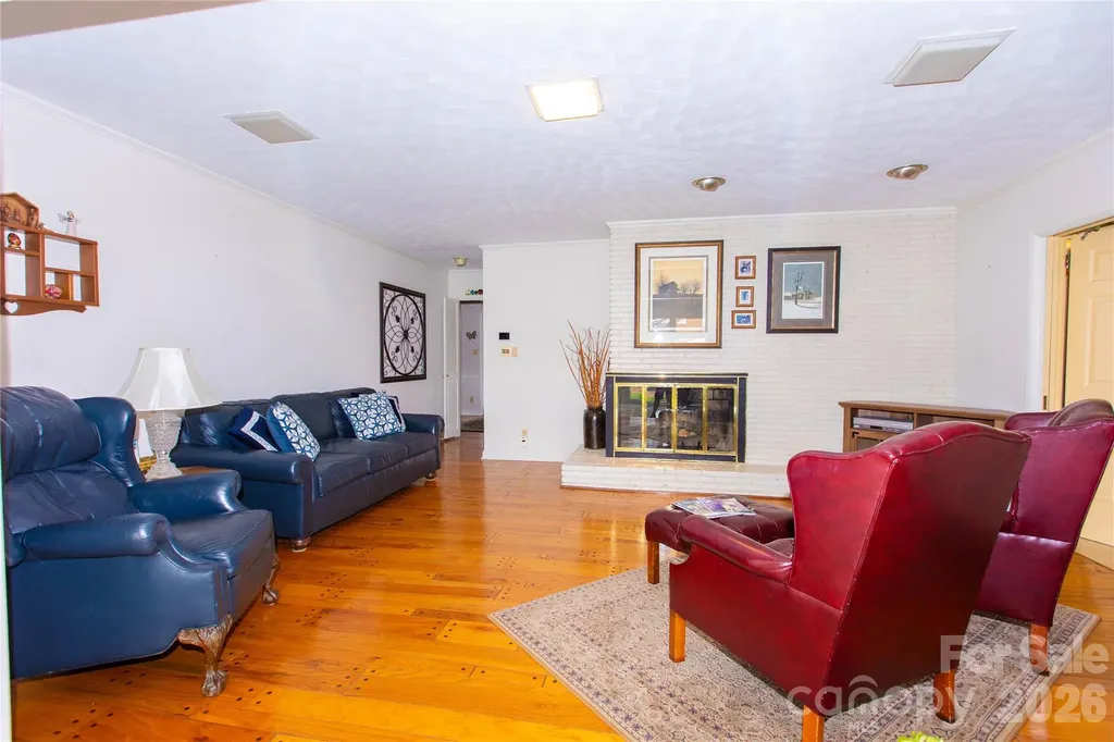 3486 E Main Street Claremont NC 28610