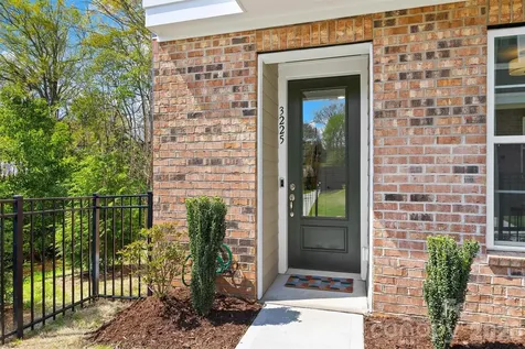 3225 Zenith Lane Charlotte NC 28205