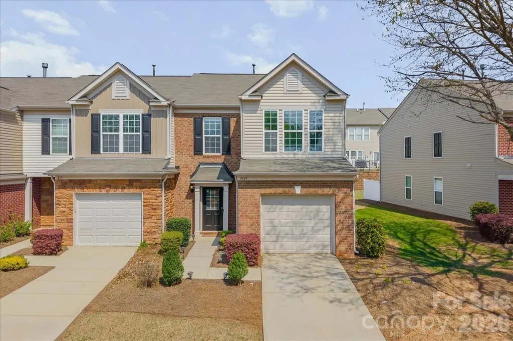 2419 Diplomat Lane Charlotte NC 28210