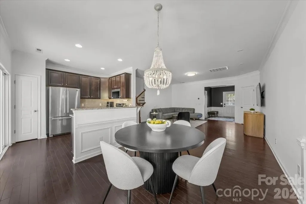 2419 Diplomat Lane Charlotte NC 28210