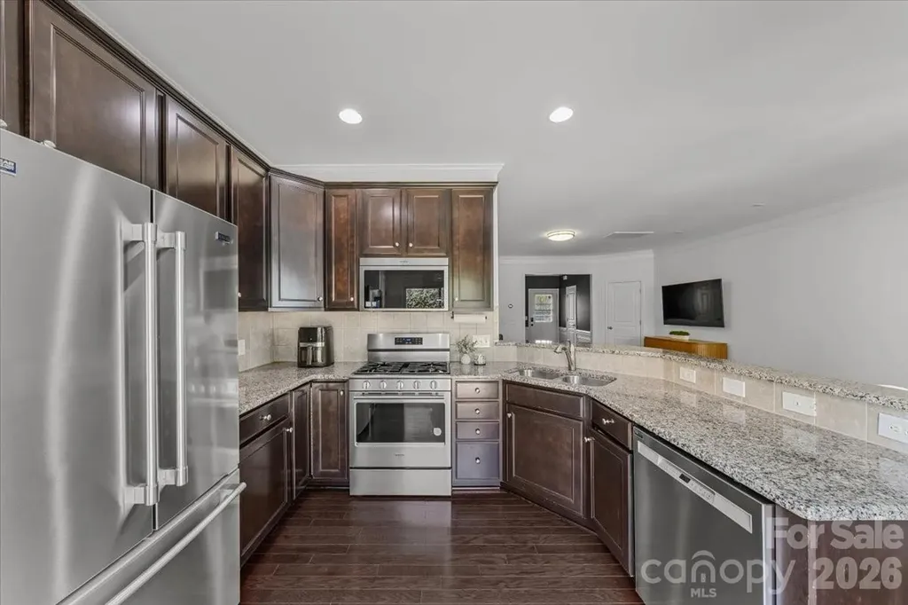 2419 Diplomat Lane Charlotte NC 28210