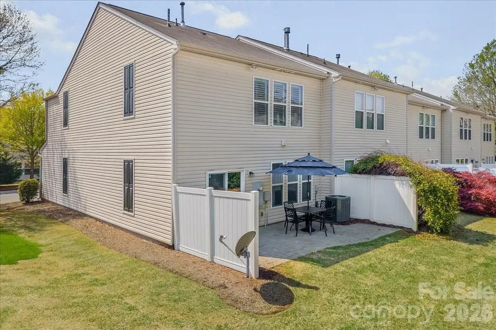 2419 Diplomat Lane Charlotte NC 28210