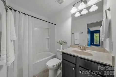 2419 Diplomat Lane Charlotte NC 28210