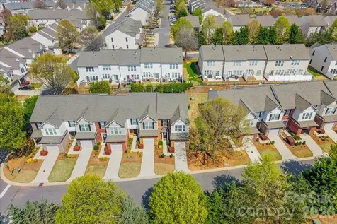 2419 Diplomat Lane Charlotte NC 28210
